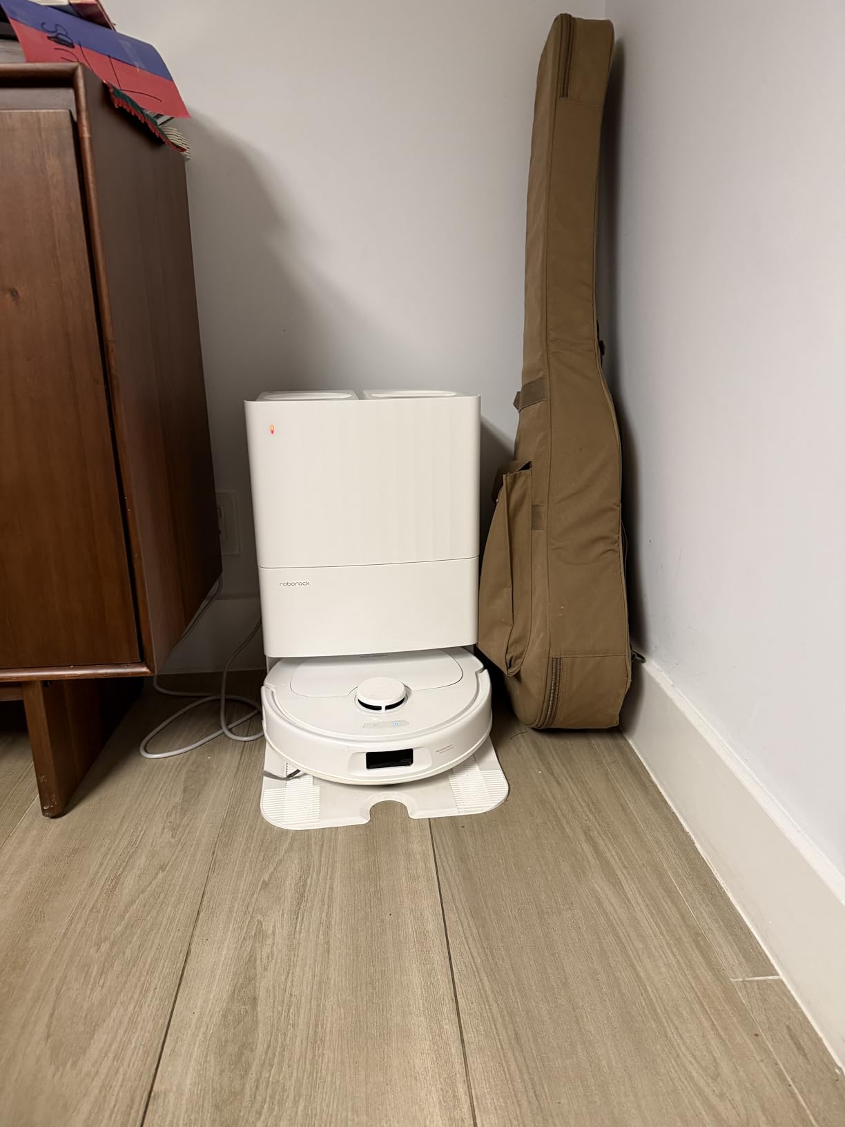 roborock Qrevo Series Robot Vacuum and Mop, 8000Pa Suction, Upgraded from Qrevo S, Anti-Tangle Brushes, Smart Obstacle Avoidance, Auto Mop Washing, All-in-One Dock, 200RPM Spinning Mops, Black(QV 35A) - Customer Photo 2