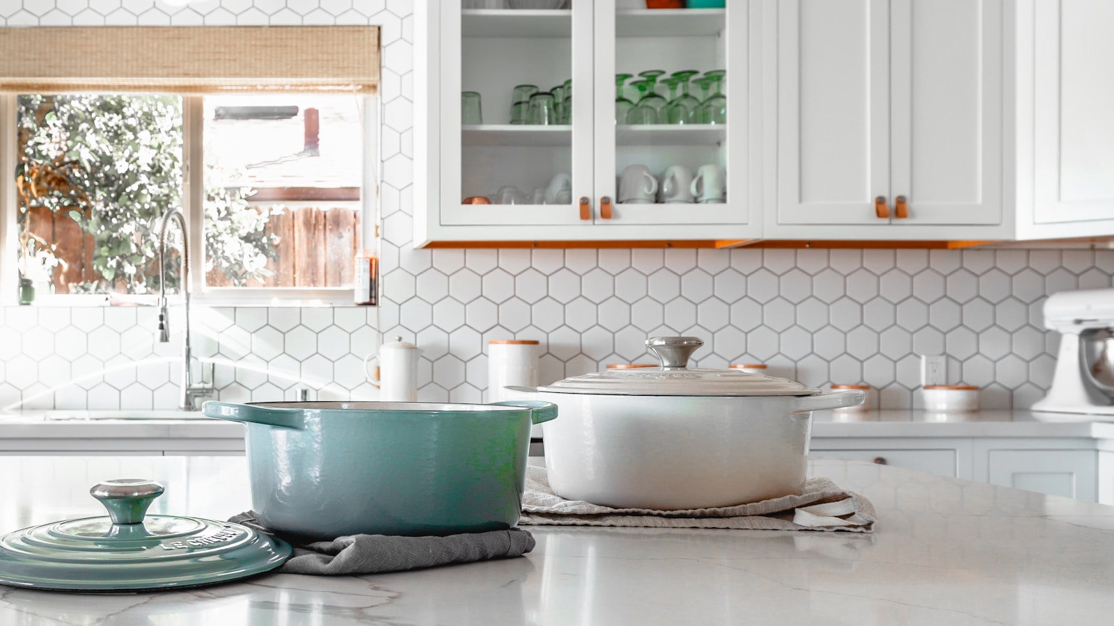 Best Ceramic Tile for Kitchens [cy]: Complete Buyer's Guide - webcomicsweekend