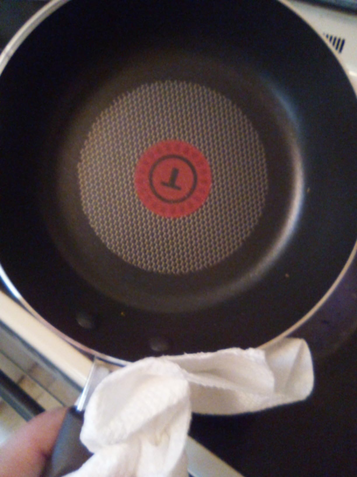 T-fal Signature Nonstick Cookware Set 12 Piece, Oven Broiler Safe 350F, Pots and Pans, Kitchen Cooking Set w/Fry Pans, Saucepans, Saute Pan, Dutch Oven, Griddle, Kitchen, Home, Dishwasher Safe, Black customer photo 1