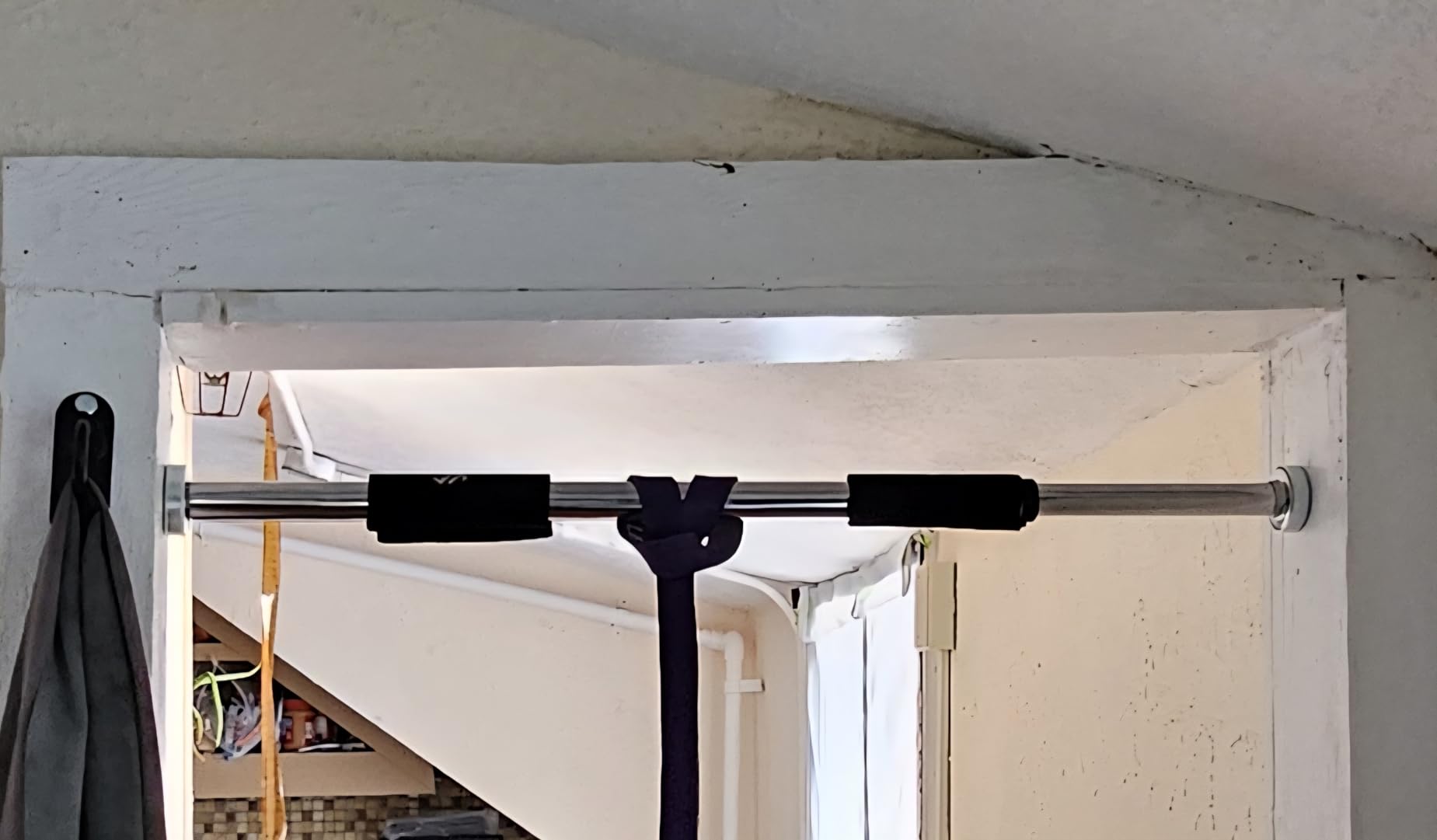 JFIT Deluxe Multi Exercise Doorway Pull-Up Bar with Comfort Grips, 40-Inch customer photo 1