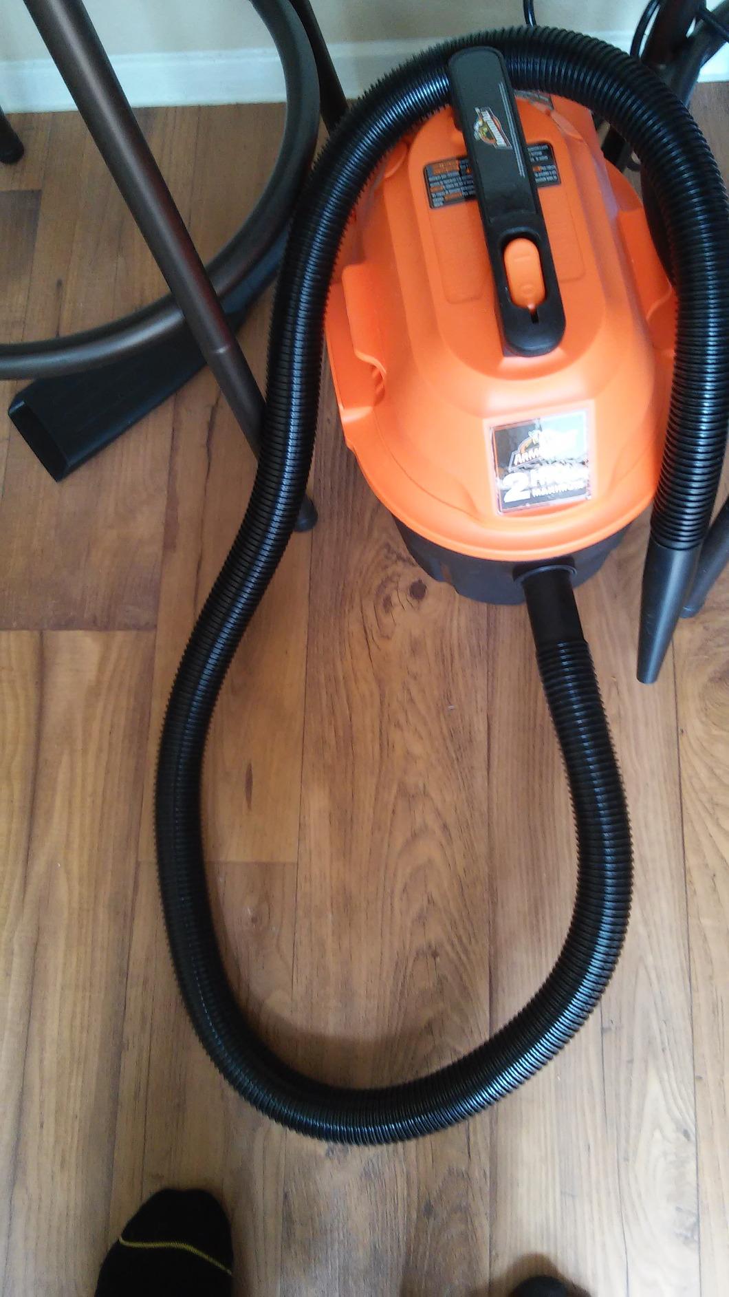 Armor All Wet/Dry Utility Vac 2.5 Gallon, 120 Volts AC, Orange/Black, AA255W customer photo 2