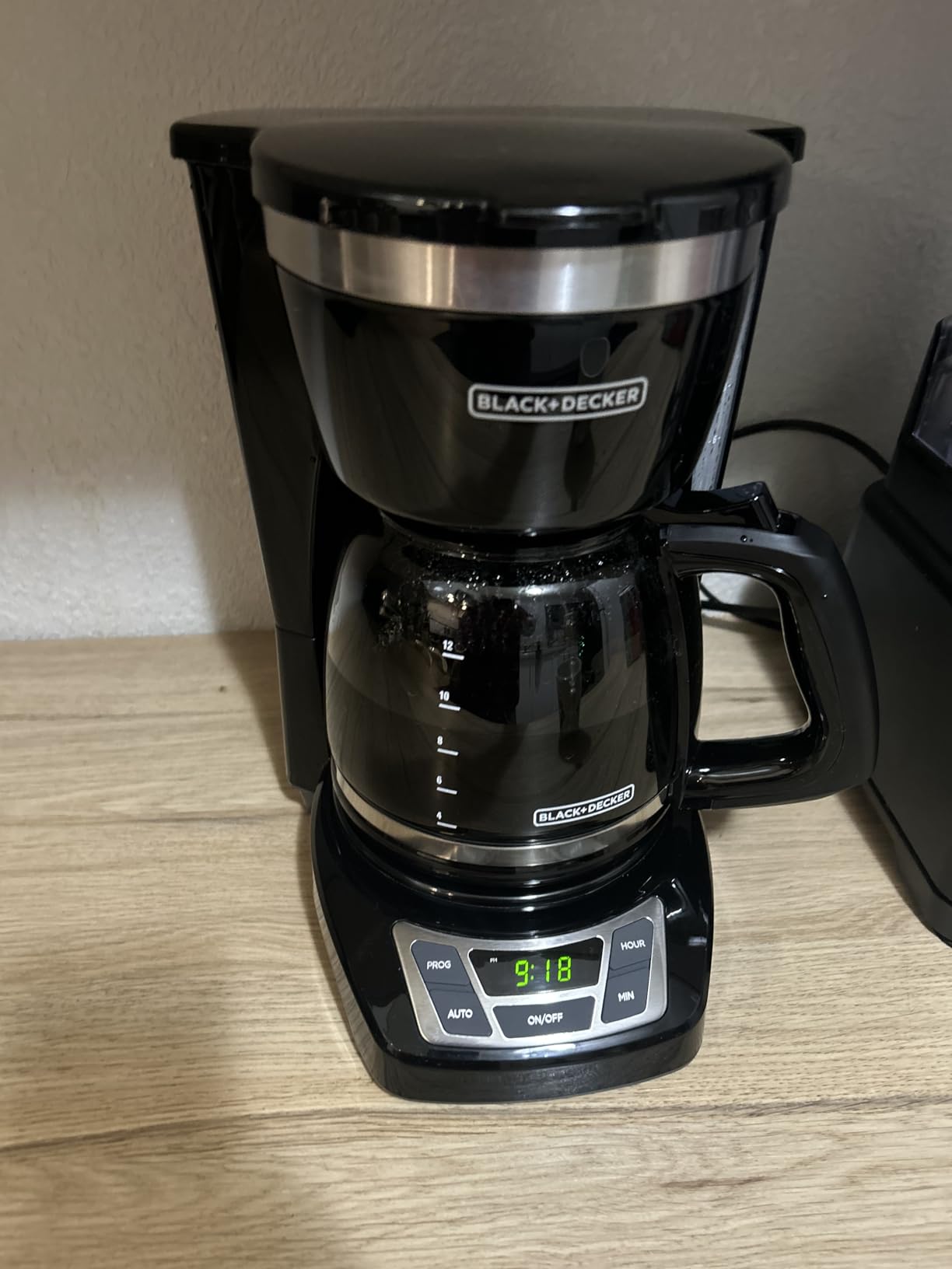 BLACK+DECKER 12-Cup Digital Coffee Maker, Programmable, Washable Basket Filter, Sneak-A-Cup, Auto Brew, Water Window, Keep Hot Plate, Black customer photo 2