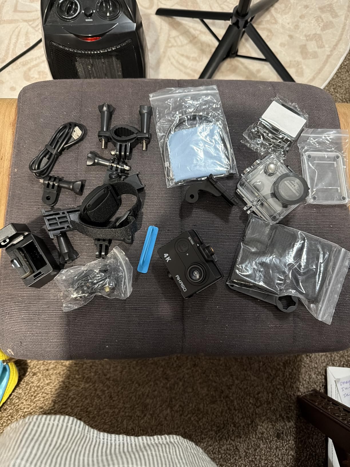 AKASO EK7000 4K30FPS 20MP WiFi Action Camera with EIS Ultra HD 131FT Waterproof Underwater Camera Remote Control 4X Zoom Support External Microphone Black customer photo 1