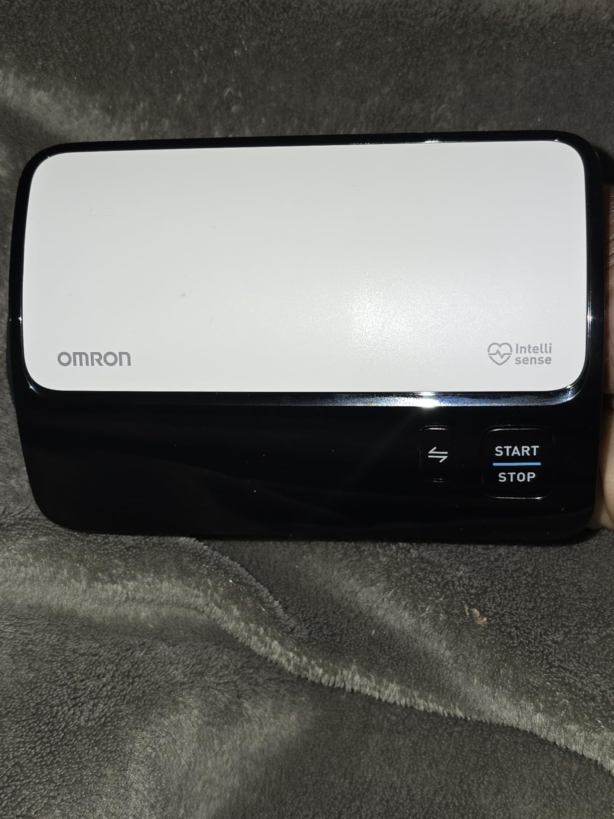 OMRON Evolv Wireless Blood Pressure Monitor for Home Use & Upper Arm Blood Pressure Cuff - #1 Doctor & Pharmacist Recommended Brand - Clinically Validated - Connect App customer photo 2