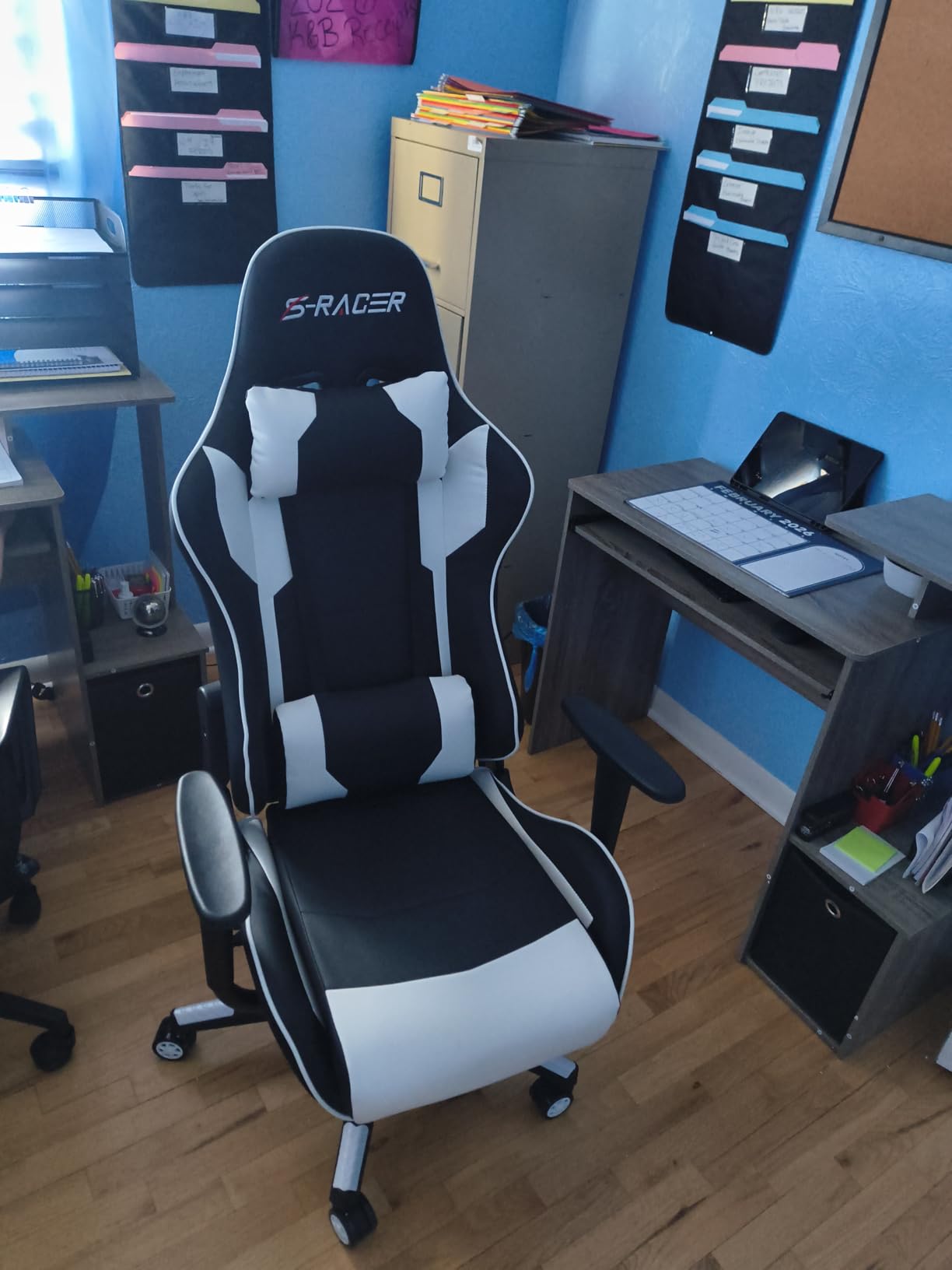 Homall Gaming Chair, Office Chair High Back Computer Chair Leather Desk Chair Racing Executive Ergonomic Adjustable Swivel Task Chair with Headrest and Lumbar Support (White) customer photo 2