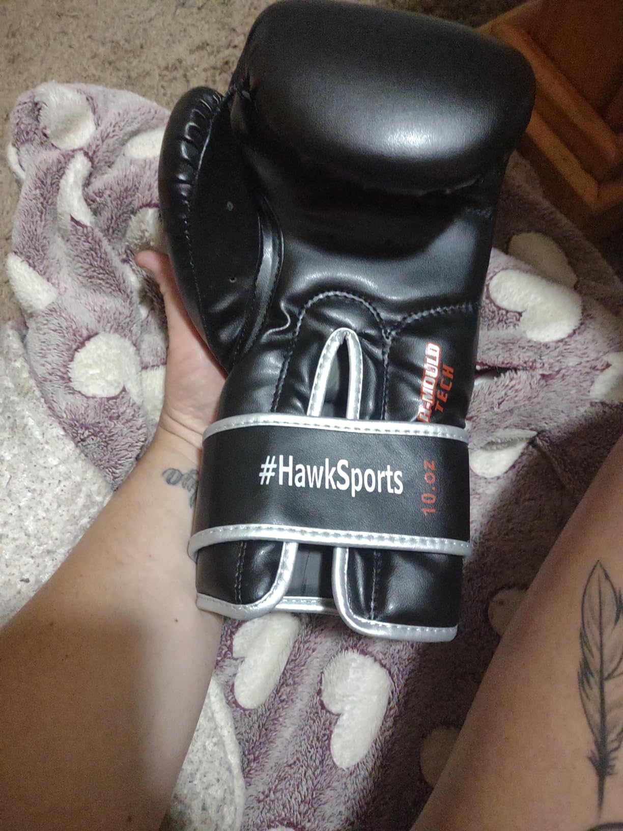 Hawk Sports Boxing Gloves for Men and Women, Comfy Boxing Training Gloves with Foam Padding for Throwing Power Punches with Confidence, Heavy Bag Boxing Gloves for Training and Sparring customer photo 2