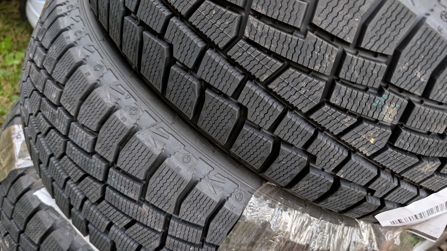 Cooper Discoverer True North Winter 225/65R17 102T Tire customer photo 1