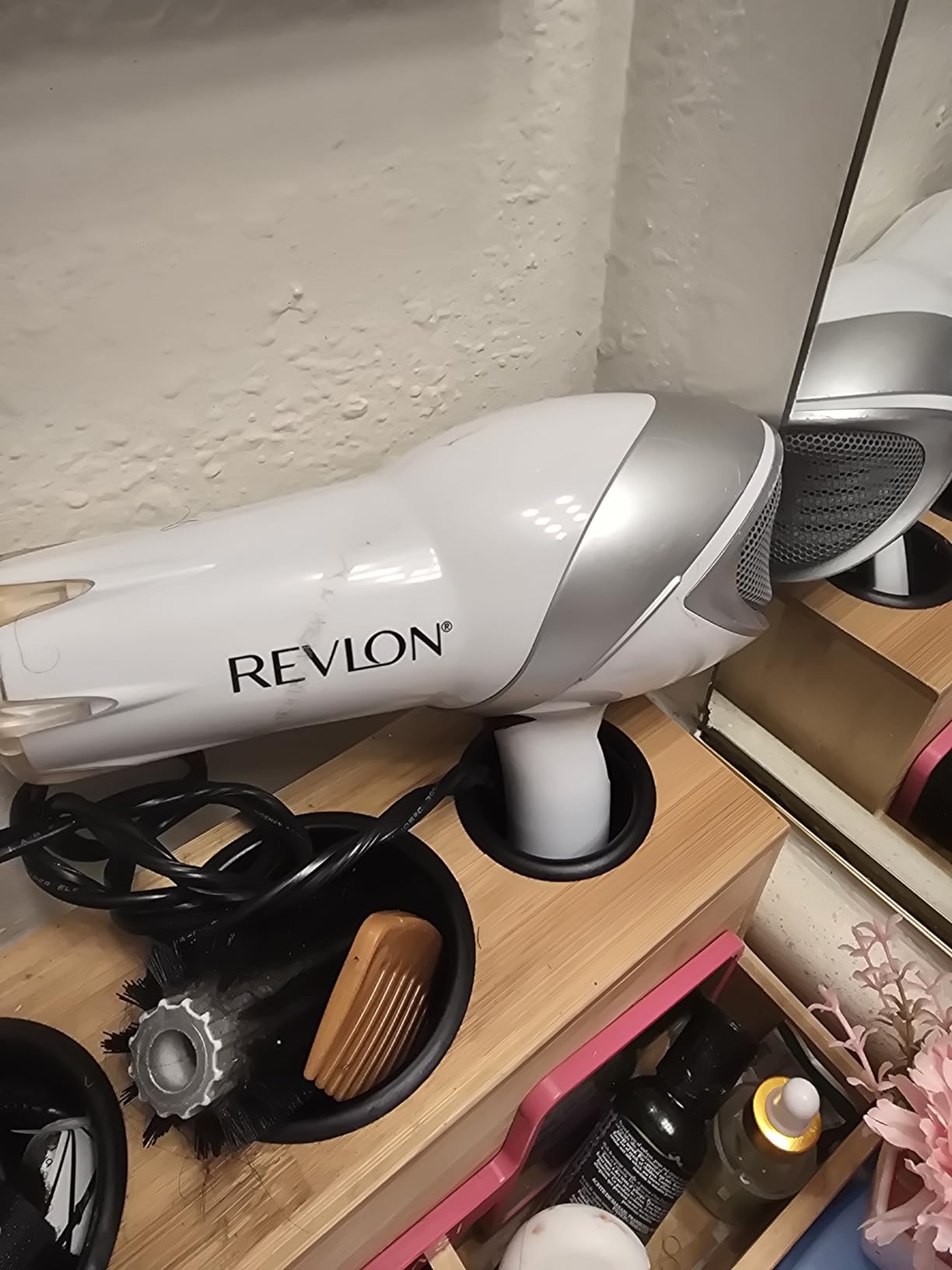 REVLON Infrared Hair Dryer with Diffuser & Concentrator - Ionic Ceramic Blow Dryer for Frizz Control, Shine, Soft Hair & Moisture Protection - 1875W Professional Salon-Quality customer photo 1