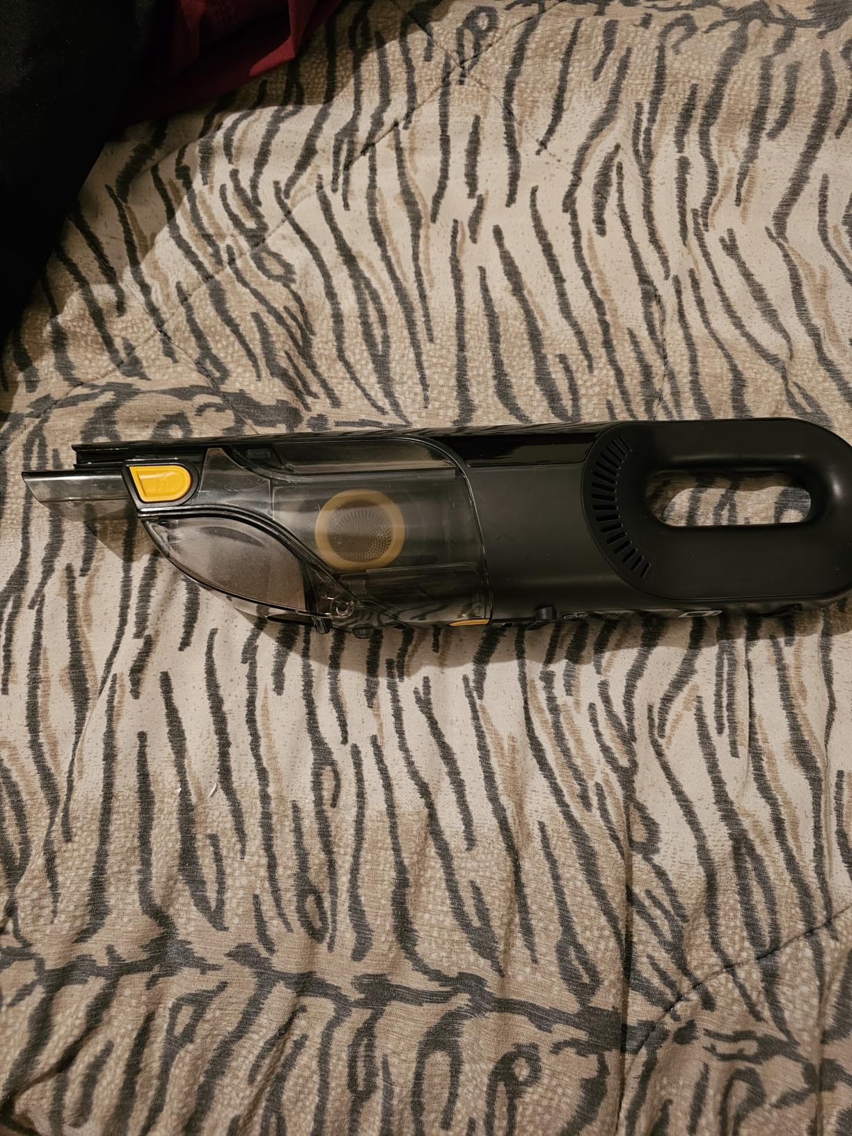 Shark UltraCyclone Pet Pro Plus Cordless Hand Vacuum, Powerful Suction, Handheld Vacuum for Car & Home, Pet Power Brush, Crevice Tool, Scrubbing Brush, XL Dust Cup, Black, CH951 customer photo 2