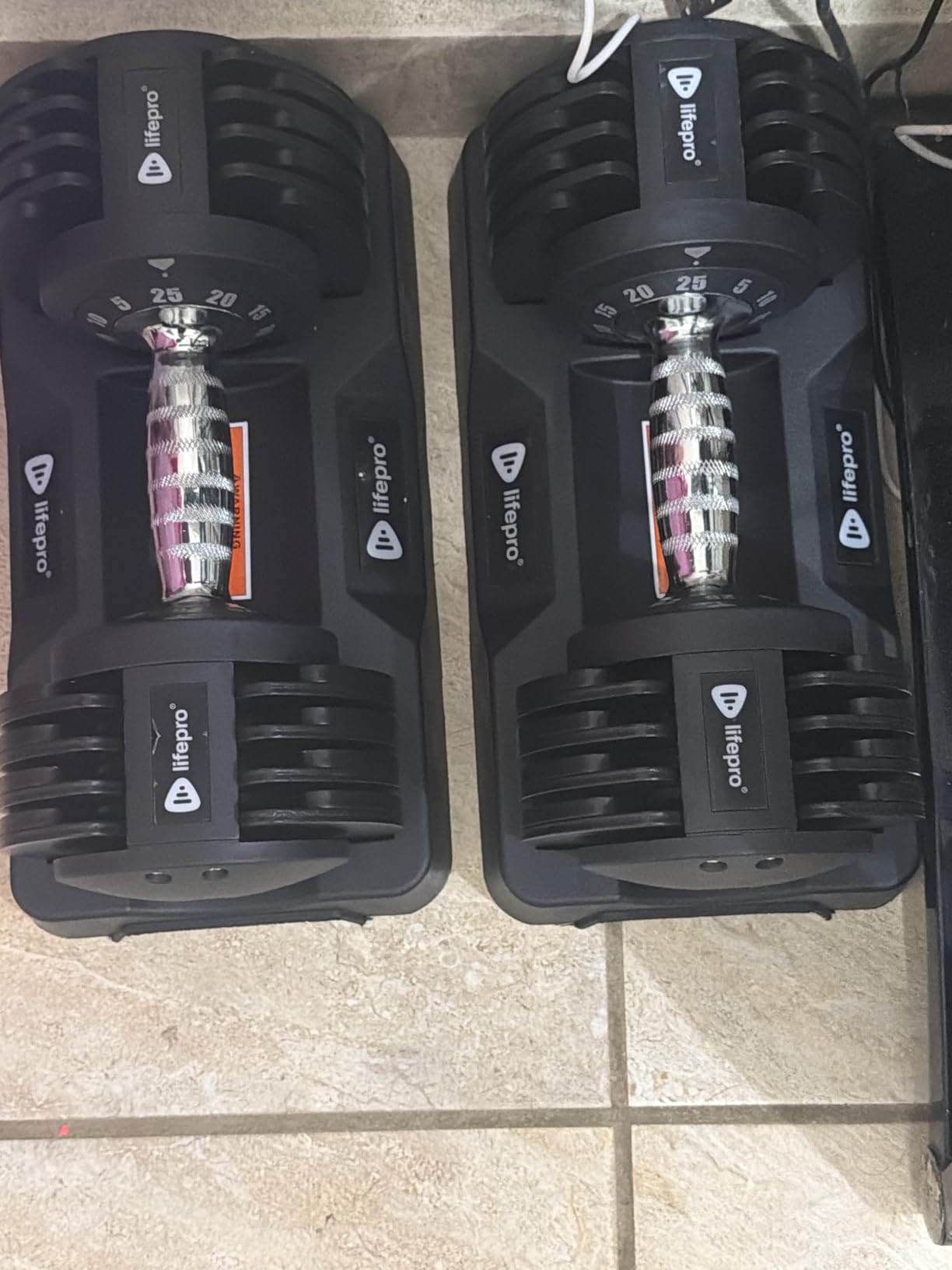 Lifepro Adjustable Dumbbells Set - Quick Adjustment, Anti Slip Handle - Space Saving & Strength Training Weights for Home Gym Exercise & Fitness customer photo 2