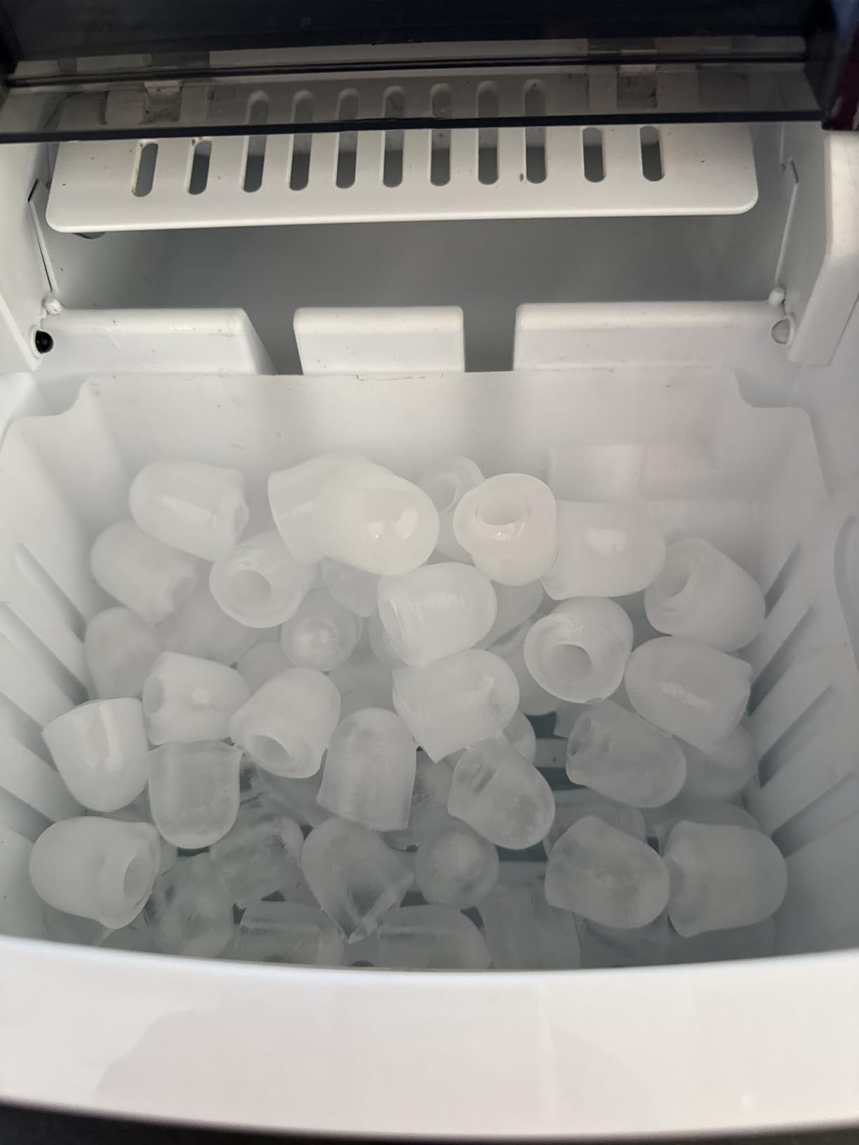 Silonn Ice Maker Countertop, 9 Cubes Ready in 6 Mins, 26lbs in 24Hrs, Self-Cleaning Ice Machine with Ice Scoop and Basket, 2 Sizes of Bullet Ice for Home Kitchen Office Bar Party customer photo 1