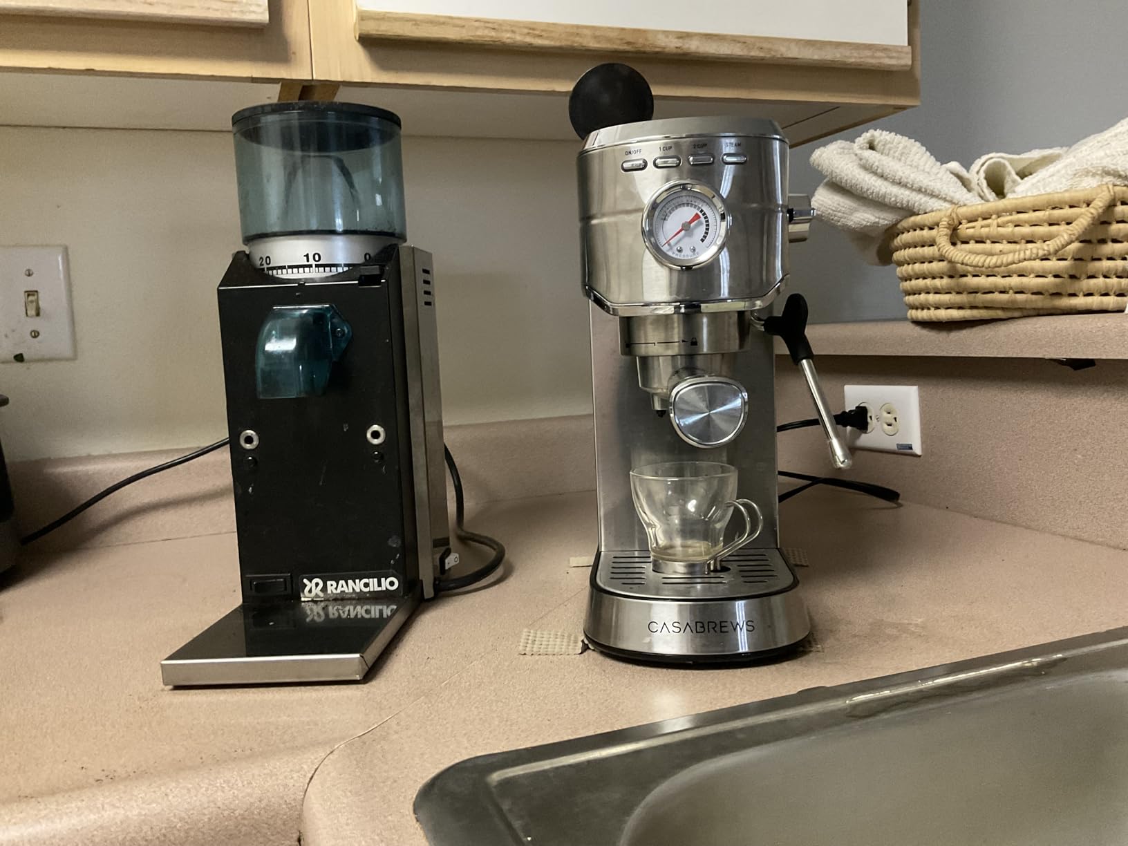 CASABREWS CM5418 Espresso Machine 20 Bar, Compact Espresso Maker with Steam Milk Frother, Stainless Steel Coffee Machine with 34oz Removable Water Tank for Cappuccino, Gift for Women or Men, Silver customer photo 1