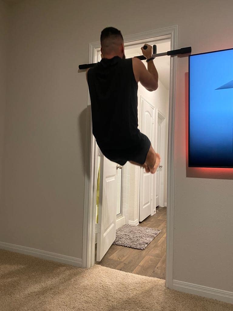 Doorway Pull Up Bar for Home Gym, Adjustable Width, Heavy-Duty Steel customer photo 2