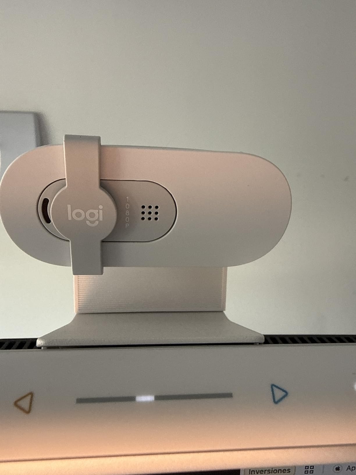 Logitech Brio 101 Full HD 1080p Webcam for Meetings, Streaming, Desktop, Laptop, PC - Built-in Mic, Shutter, Works with Zoom, Microsoft Teams, Nintendo Switch 2's new GameChat Mode, USB-A - Black customer photo 2