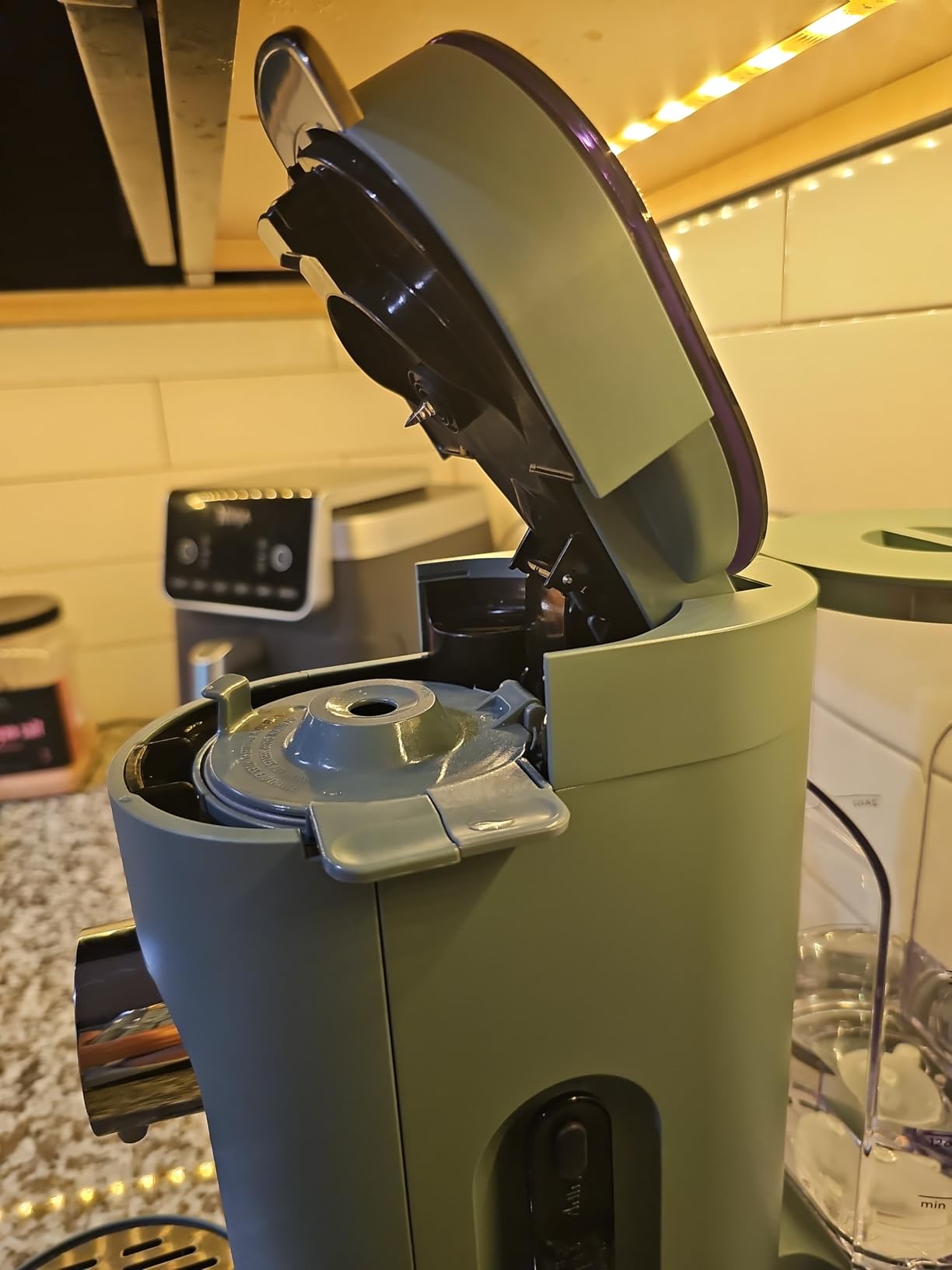 Ninja | Coffee Maker | Single Serve |Brew with Coffee Pods & Grounds| Compatible with K-Cup Coffee Pods | 4 Brew Styles, up to 24oz Cup Sizes & 56oz Removable Reservoir | Black | PB051 customer photo 1