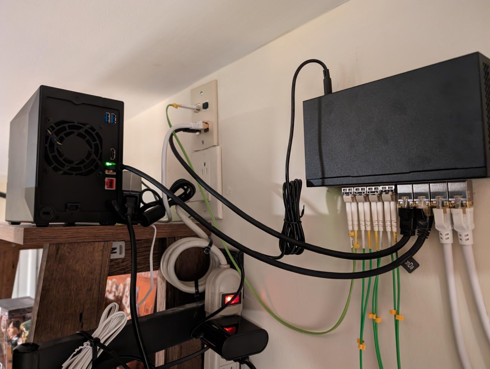 Asustor AS5402T, 2 Bay NAS, Intel Quad-Core 2.0GHz CPU customer photo 1