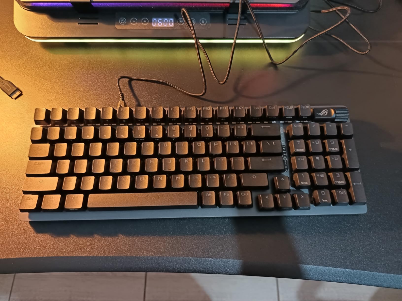 ROG Strix Scope II 96 Wireless Mechanical Gaming Keyboard - 96% Full-Size, Tri-Mode Connectivity, Hot Swappable Pre-lubed ROG NX Snow Linear Switches, PBT Keycaps, RGB, PC/Mac Support-Black customer photo 1