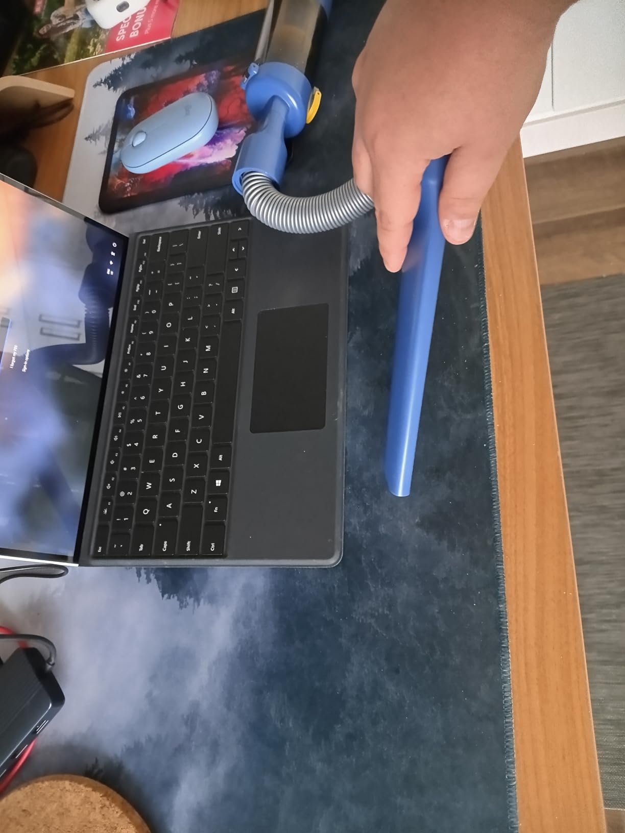 Fanttik Slim V8 APEX Car Vacuum, 4-in-1 Portable Mini Cordless Vacuum with 19000pa Suction Power, Type-C Charge, 2 Suction Modes, Handheld Vacuum for Small Jobs, Car, Office Desk, Keyboards, Black customer photo 1