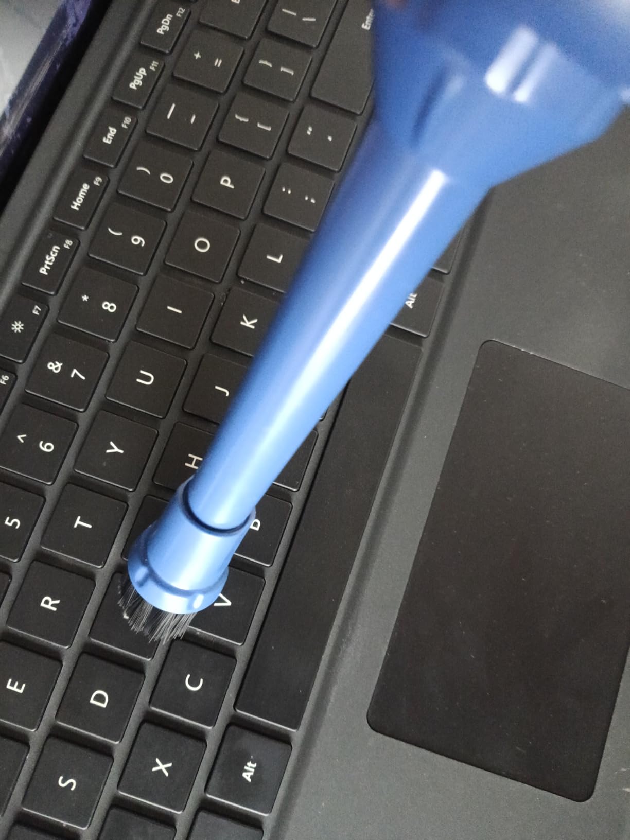 Fanttik Slim V8 APEX Car Vacuum, 4-in-1 Portable Mini Cordless Vacuum with 19000pa Suction Power, Type-C Charge, 2 Suction Modes, Handheld Vacuum for Small Jobs, Car, Office Desk, Keyboards, Black customer photo 2