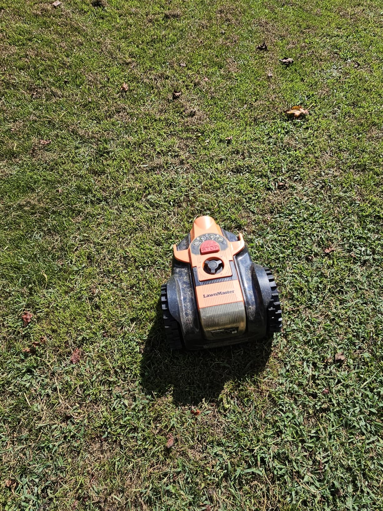 LawnMaster OcuMow Perimeter Wire Free Robot Lawn Mower Cuts Small Lawns 1000-2000 Square Feet with Optical Navigation, Obstacle Avoidance, Low Noise and No Go Functiont customer photo 2