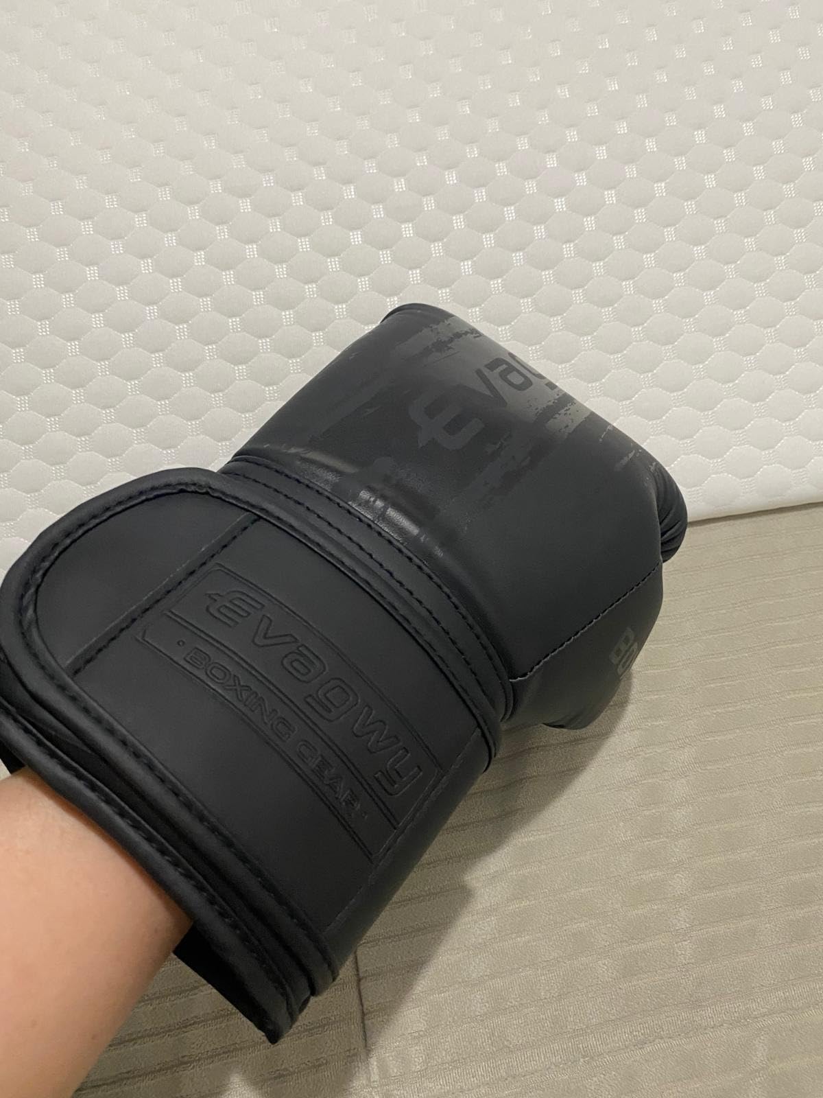 Boxing Gloves for Men and Women, Pro Training Sparring, Suitable for Boxing Kickboxing MMA Fighting, Adult Heavy Punching Bag Gloves, Workout Gloves for Boxing, Muay Thai customer photo 2