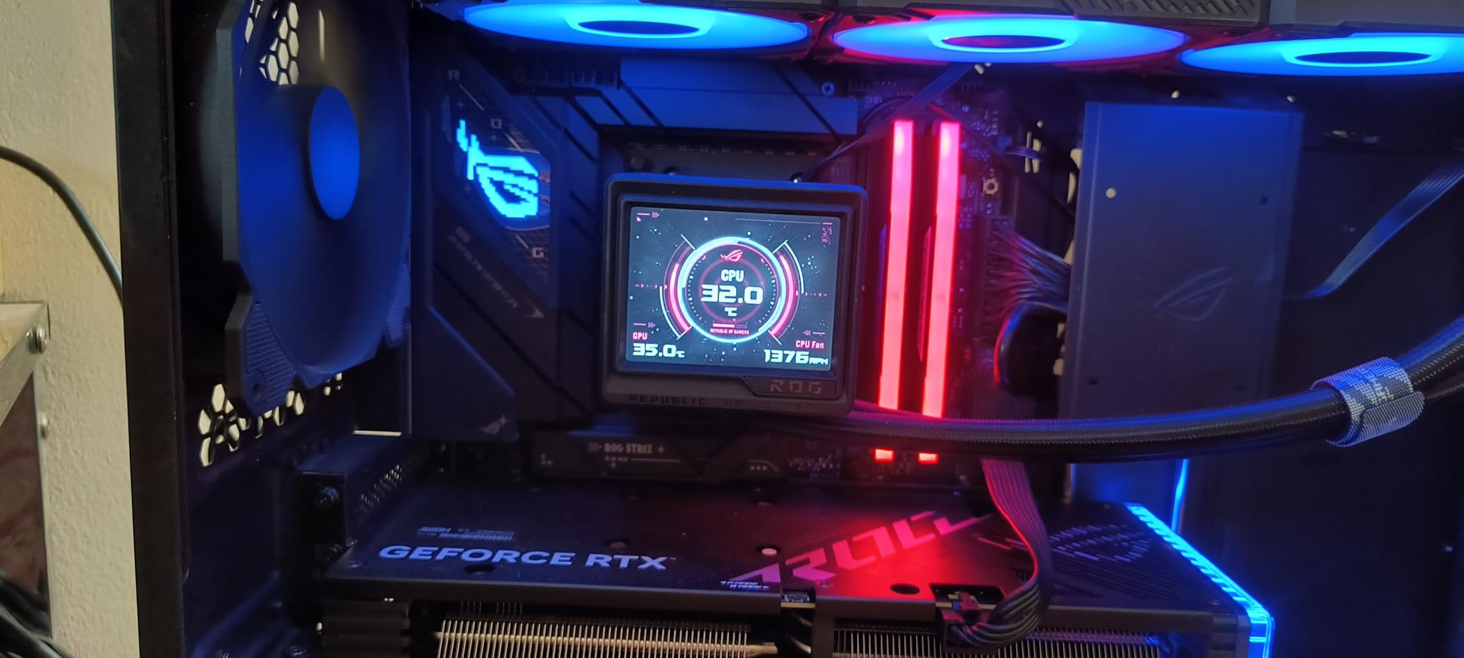 ASUS Dual GeForce RTX™ 4060 V2 OC Edition (PCIe 4.0, 8GB GDDR6, DLSS 3, HDMI 2.1a, DisplayPort 1.4a, 2-Slot Design, Axial-tech Fan Design, 0dB Technology, and More) customer photo 2