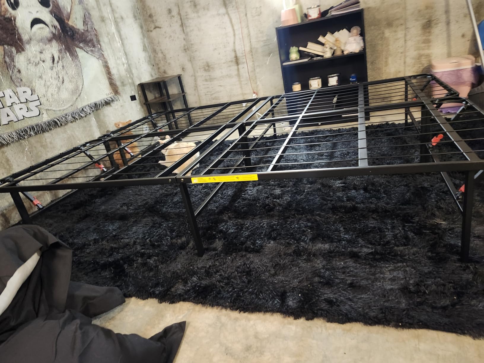 Amazon Basics-Metal Bed Frame, Non-Foldable Platform Bed, Easy Assembly, Queen, 60W x 80L in, Black customer photo 1