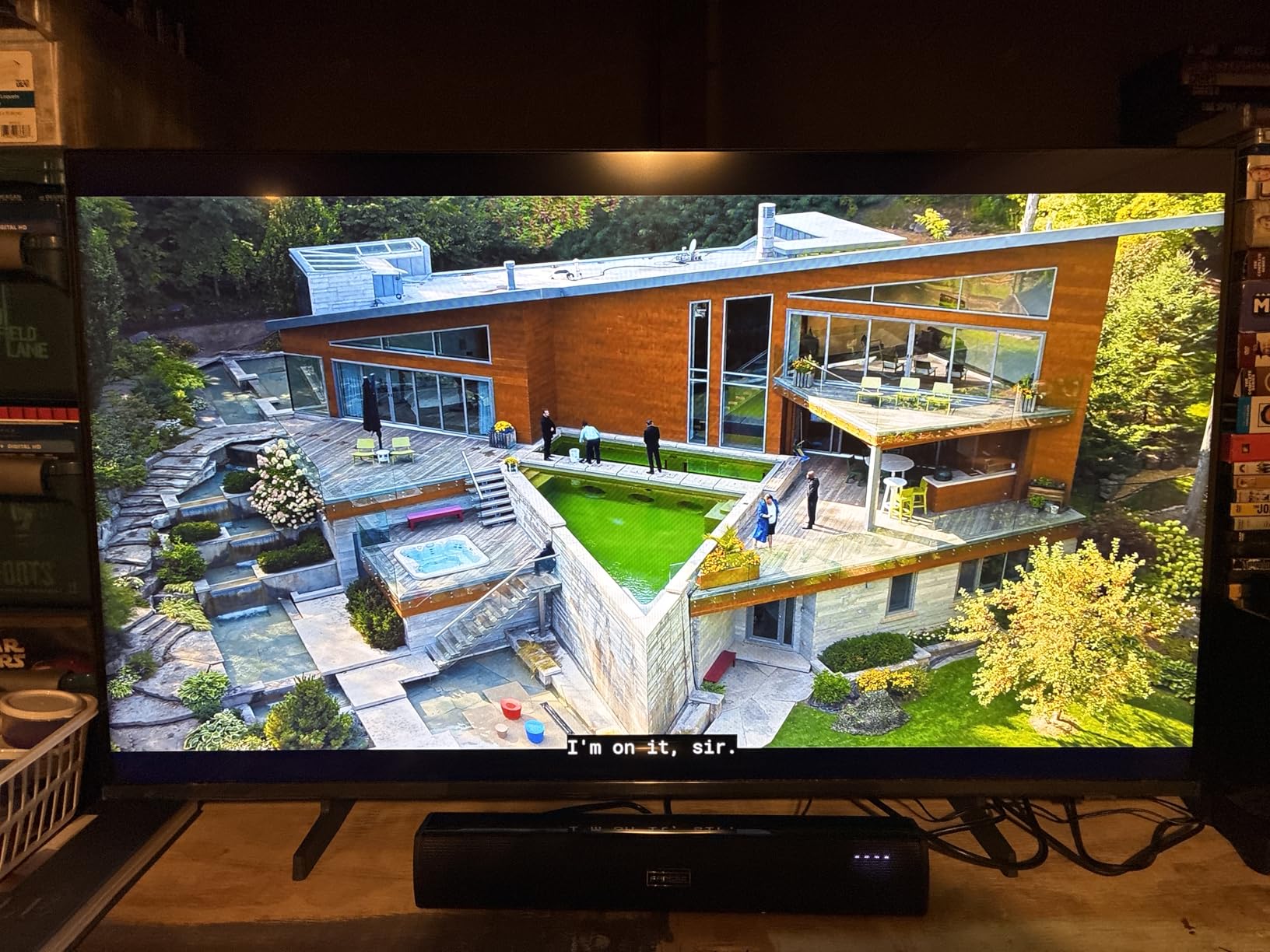 Samsung 55-Inch Class Crystal UHD U8000F 4K Smart TV (2025 Model) Endless Free Content, Crystal Processor 4K, MetalStream Design, Knox Security, Compatible with Alexa customer photo 1