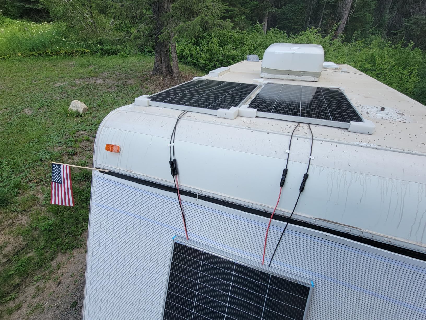 Renogy N-Type 400 Watt Solar Panel 24 Volt, 2Pcs 200W Solar Panels 16BB 25% High-Efficiency, PV Module Power Charger for RV Marine Cabin Roof Home Farm Battery and Other Off-Grid Applications customer photo 1