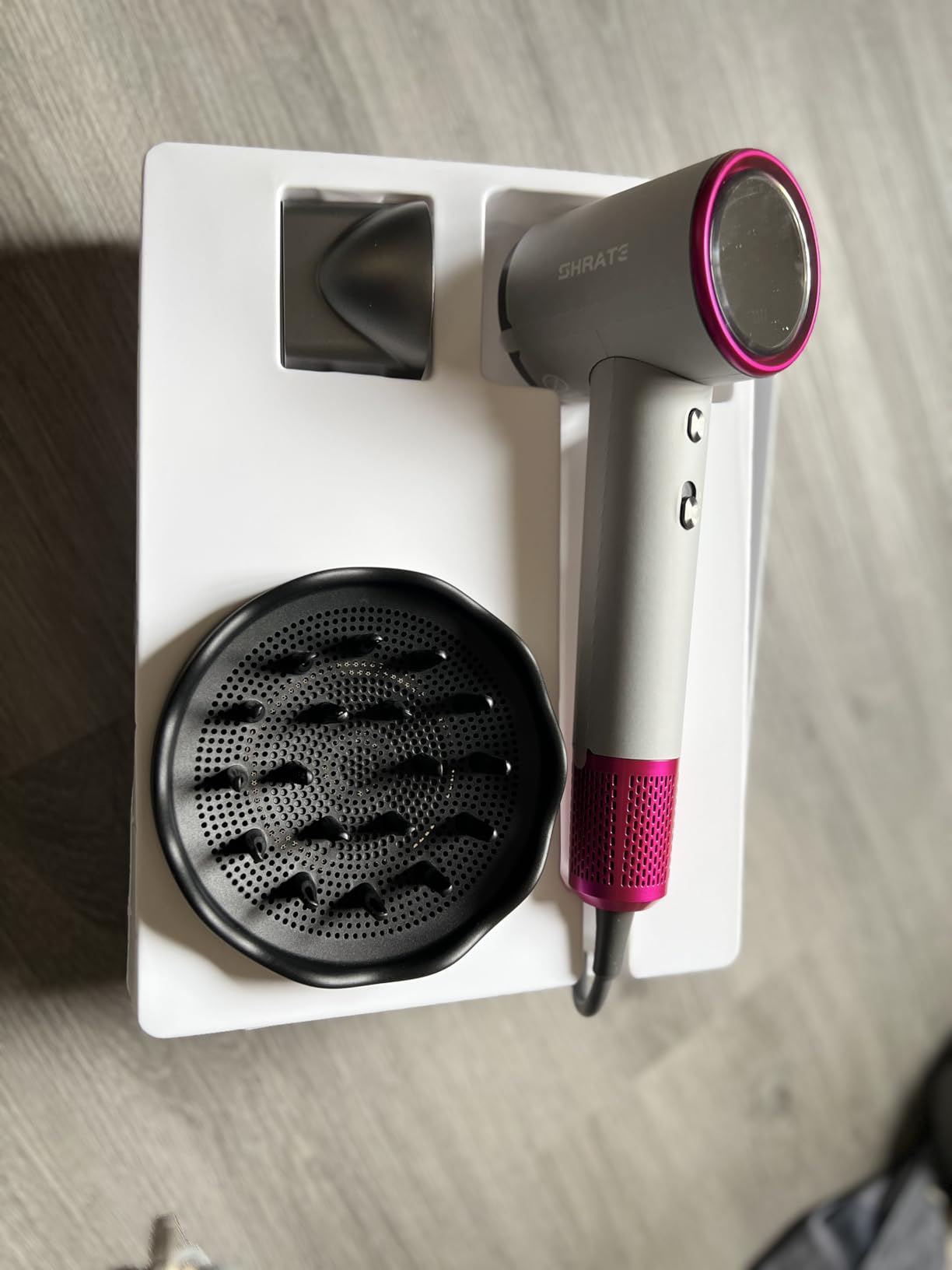 SHRATE Professional High Speed Ionic Hair Dryer | Ultra-Fast Drying | 500 Million Negative Ions | Low Noise | 160000 RPM | Compact Blow Dryer with Magnetic Diffuser for Faster Drying All Hair Types customer photo 1