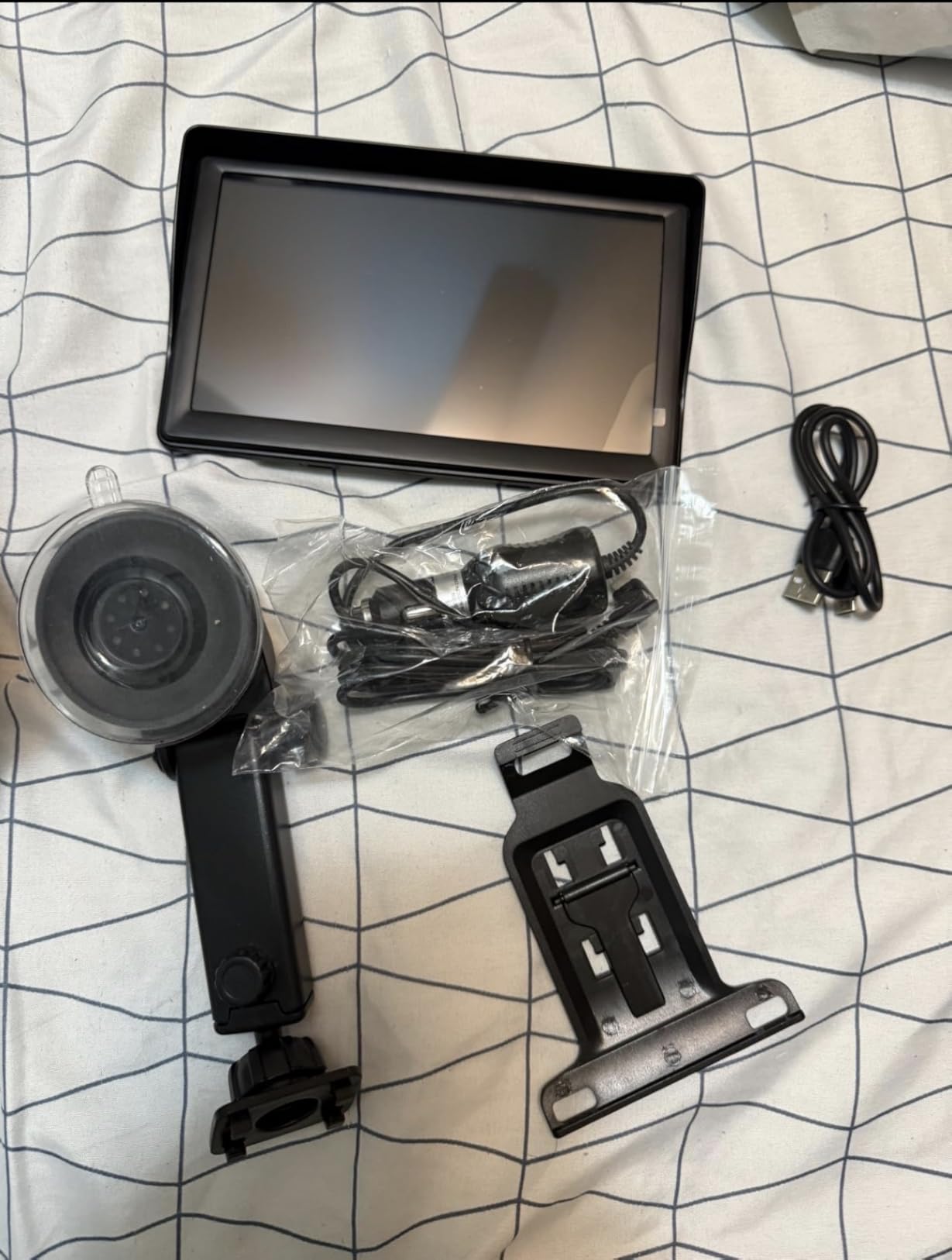 GPS Navigator for Car Truck RV - 7'' HD Touchscreen Navigation System, Latest 2025 Maps Free Lifetime Updates, Speed & Red Light Warning, Turn-by-Turn Voice Guidance customer photo 1