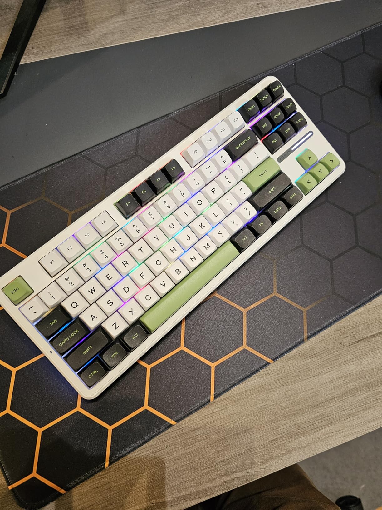 AULA F87 Pro Wireless Mechanical Keyboard, Gasket Mount Hot-Swappable Custom Gaming Keyboard with 4000mAh Longest Battery - Tri-Mode BT/2.4Ghz/USB-C, Pre-Lubed Linear Switches, RGB for PC/Mac/PS5/Xbox customer photo 2