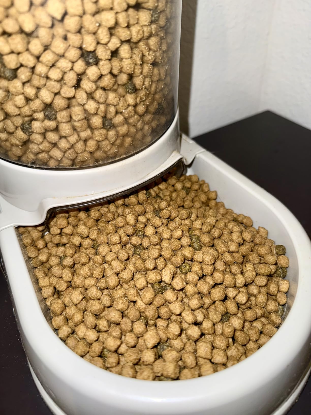 Blue Buffalo Tastefuls Adult Indoor Dry Cat Food, Chicken & Brown Rice, 3-lb Bag customer photo 2