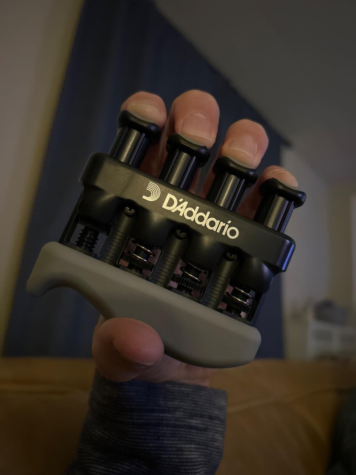 D'Addario Varigrip Hand Exerciser-Improve Dexterity and Strength in Fingers, Hands, Forearms- Adjust Tension Per Finger- Simulated Strings Help Develop Calluses- Comfortable Conditioning customer photo 2