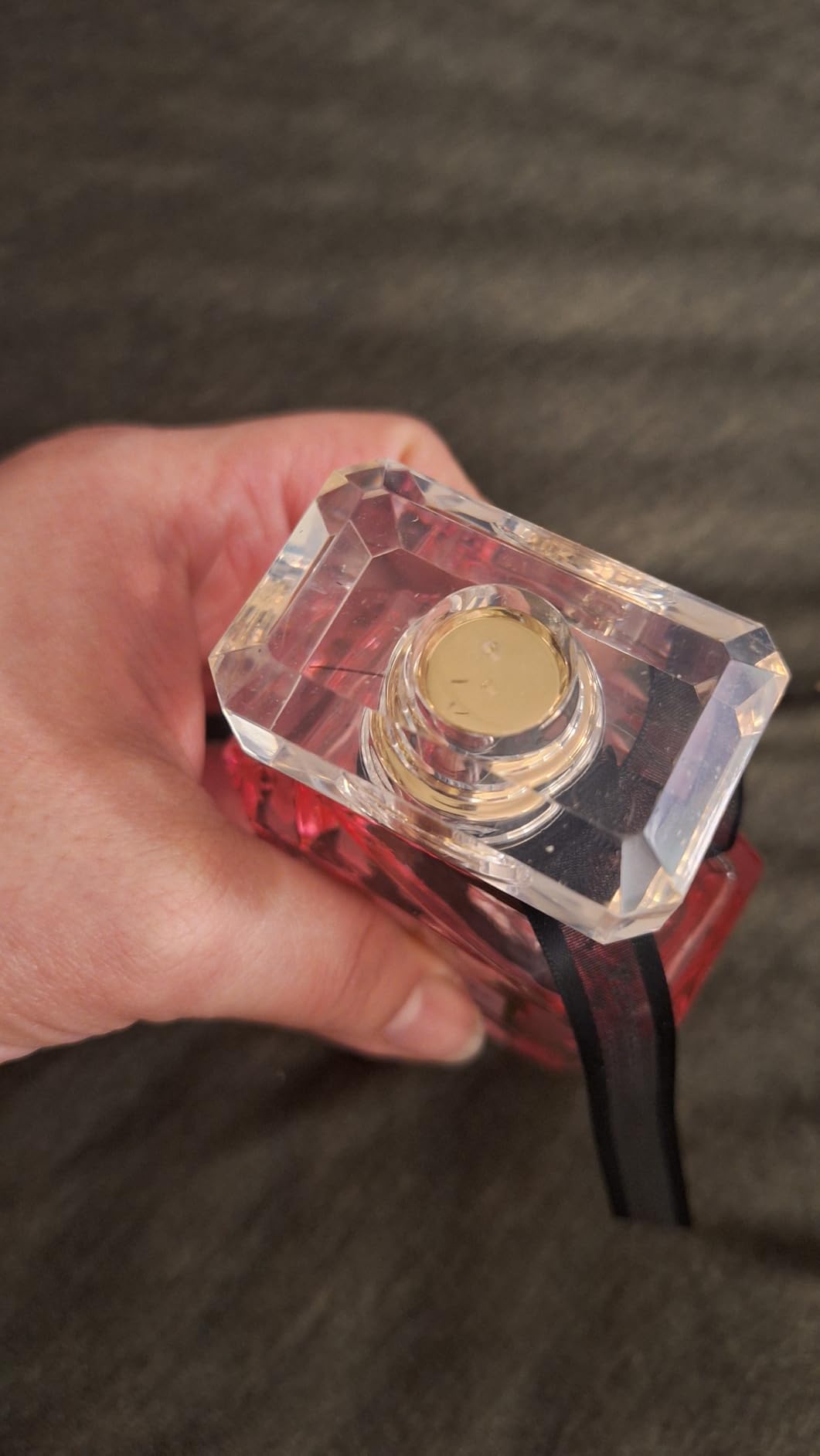 Victoria's Secret Bombshell Eau de Parfum, Original - 1.7 fl oz customer photo 1