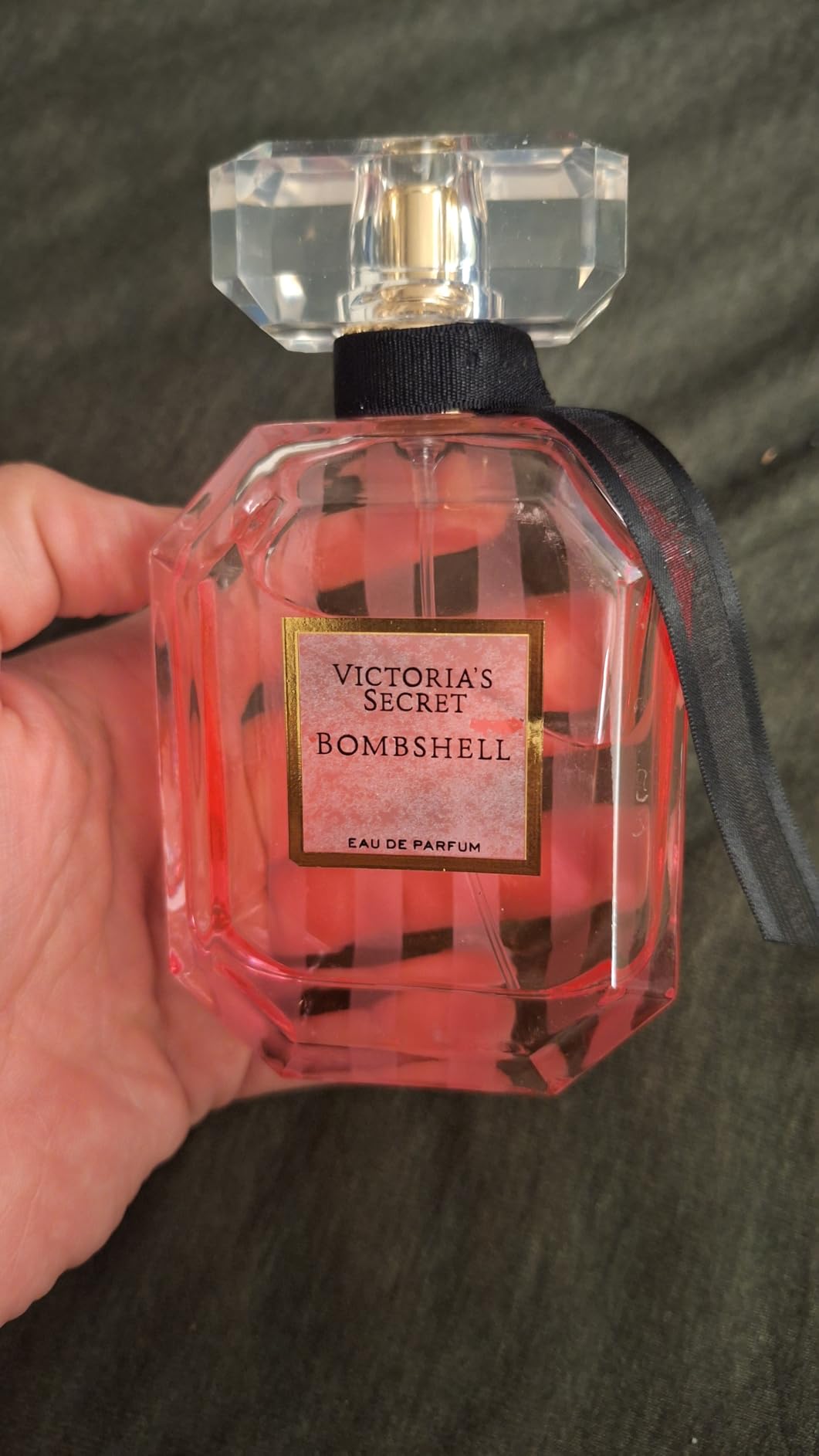 Victoria's Secret Bombshell Eau de Parfum, Original - 1.7 fl oz customer photo 2