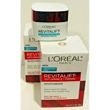 L'Oreal Paris Revitalift Triple Power Anti-Aging Face Moisturizer, Pro Retinol, Hyaluronic Acid & Vitamin C to Reduce Wrinkles, Firm & Brighten Skin, 1.7 Oz customer photo 1
