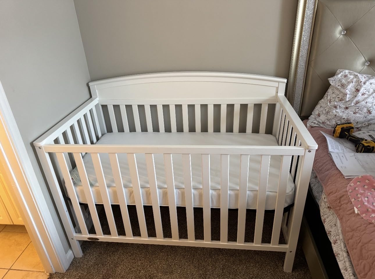 Graco Benton 5-in-1 Convertible Crib (White) - GREENGUARD Gold Certified, Converts from Baby Crib to Toddler Bed, Daybed and Full-Size Bed, Fits Standard Full-Size Crib Mattress customer photo 2