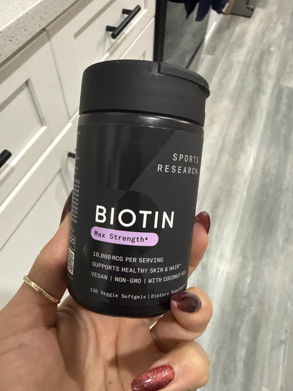 Sports Research Biotin 10,000mcg with Organic Coconut Oil - Biotin (Vitamin B7) for Healthy Skin and Hair Support - for Women and Men - Vegan, Non-GMO, Gluten & Soy-Free - 120 Veggie Softgels customer photo 1