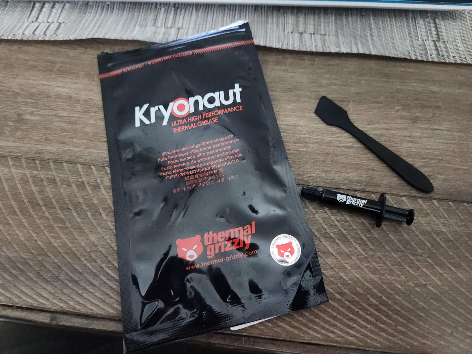Thermal Grizzly Kryonaut - 1 Gram - Extremely High Performance Thermal Paste - for Demanding Applications and Overclocking CPU/GPU/PS4/PS5/Xbox customer photo 1