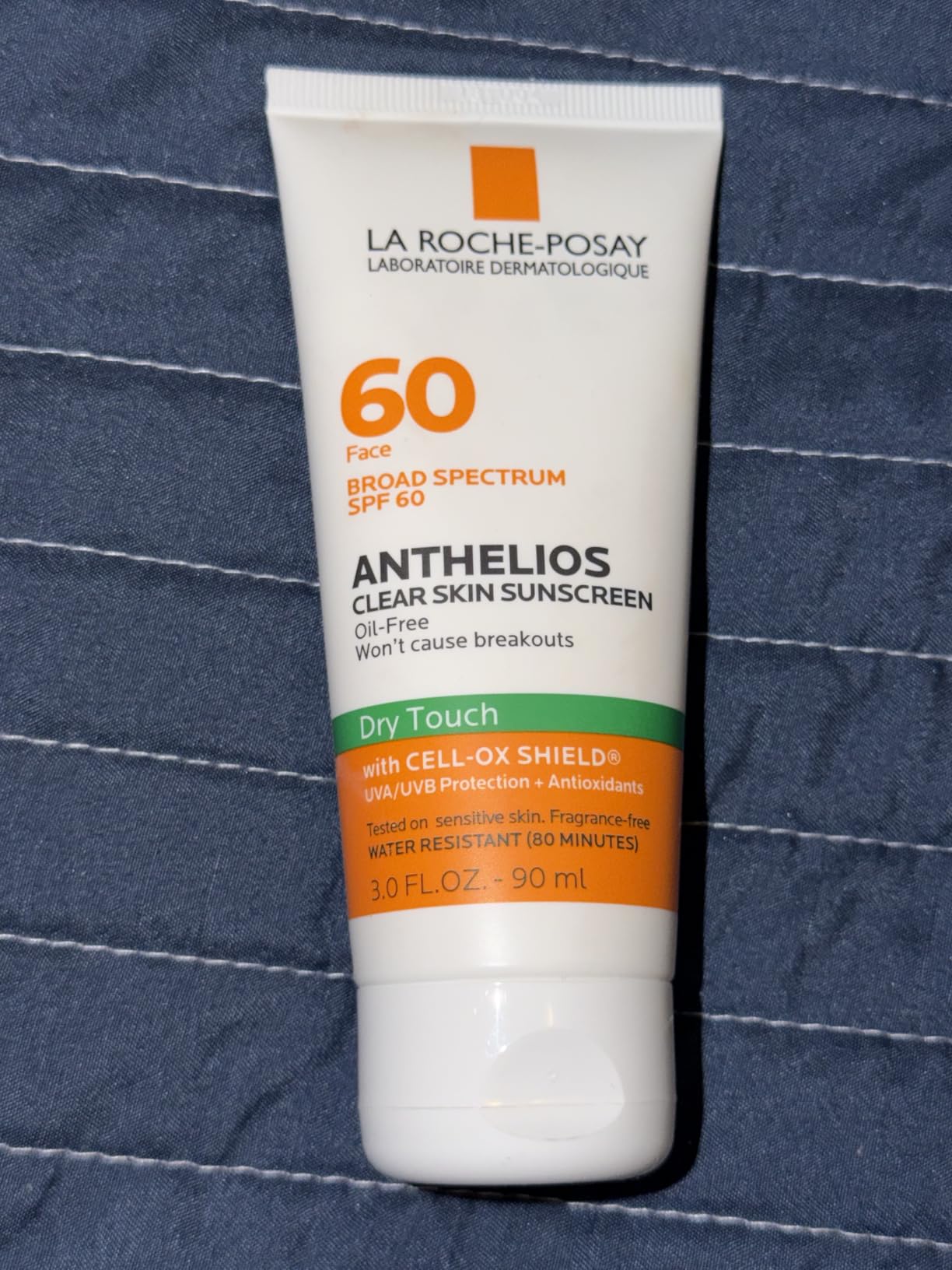 La Roche-Posay Anthelios Clear Skin Sunscreen Dry Touch SPF 60 - Oil Free for Oily Skin customer photo 1