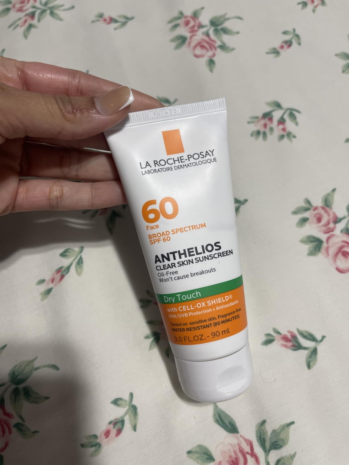 La Roche-Posay Anthelios Clear Skin Sunscreen Dry Touch SPF 60 - Oil Free for Oily Skin customer photo 2