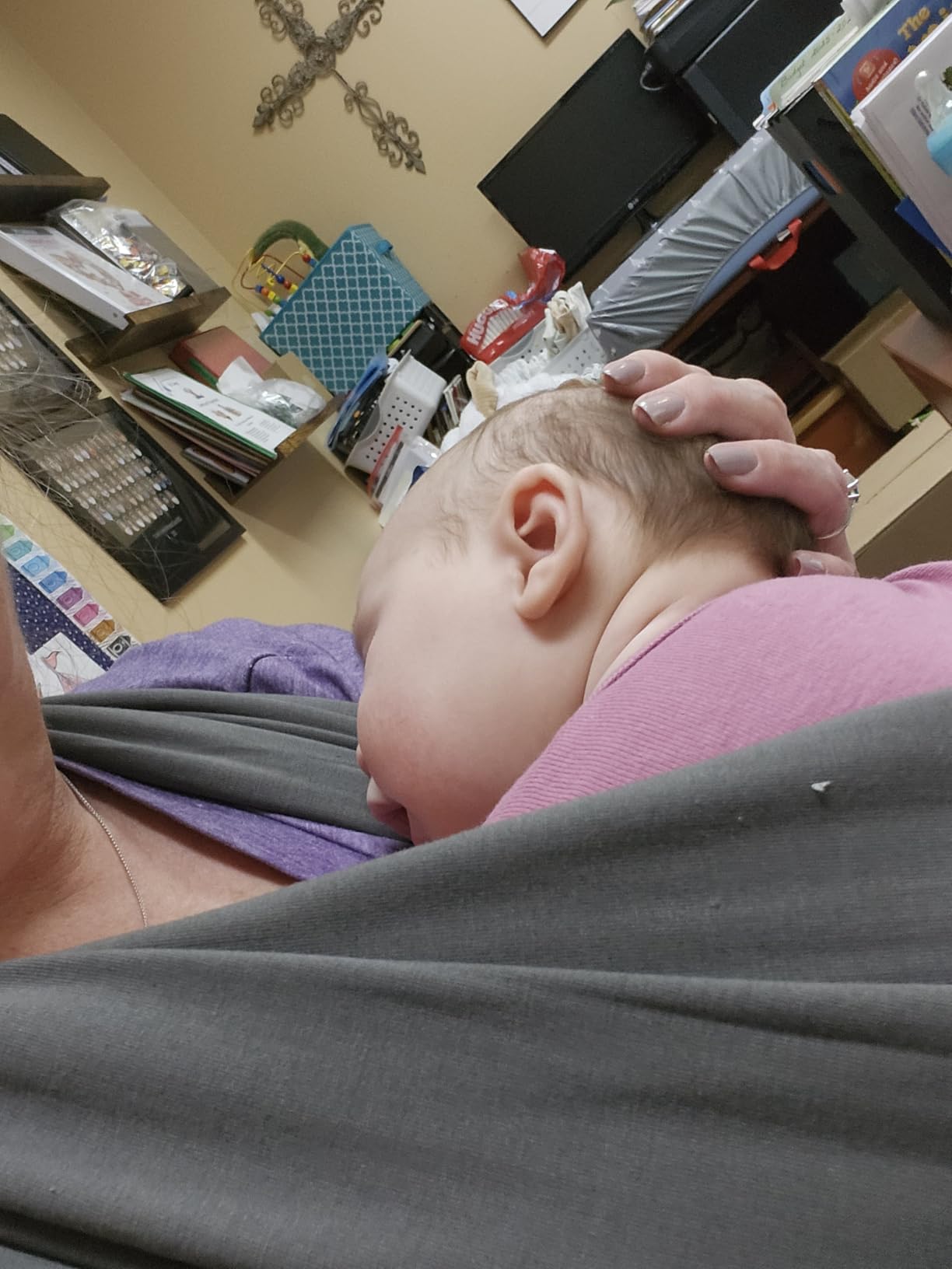 Sleepy Wrap Stretchy Ergonomic Baby Carrier Sling for Newborns to Toddlers - Hands-Free Lightweight Baby Wrap 7-35 lbs (Dark Gray) customer photo 1