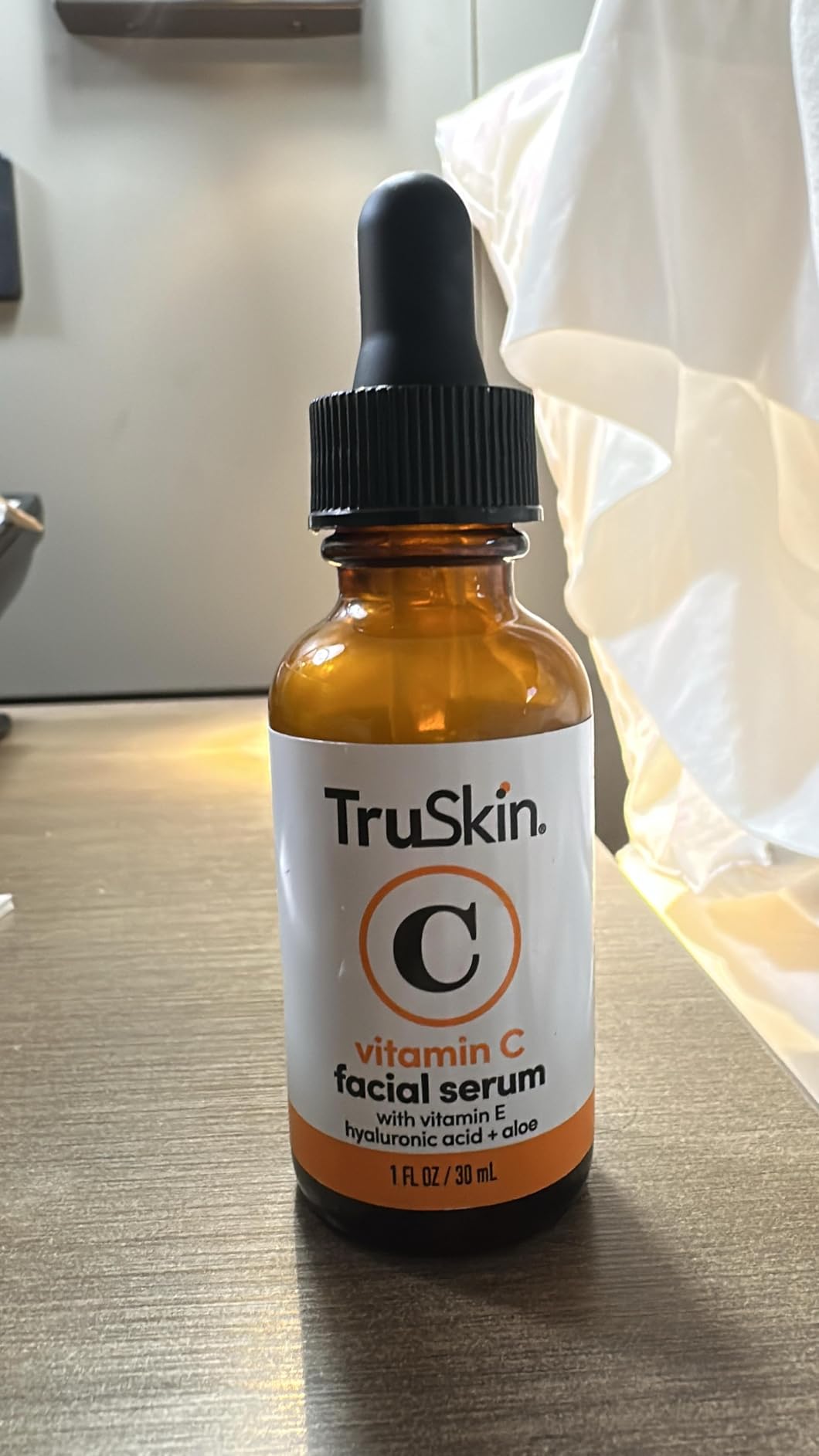 TruSkin Vitamin C Super Serum for Face - Five Skin Benefits in One Serum with Vitamin C, Retinol, Niacinamide, Hyaluronic Acid & Squalane - Brighten, Firm & Smooth the Look of Skin - 1 fl oz customer photo 1
