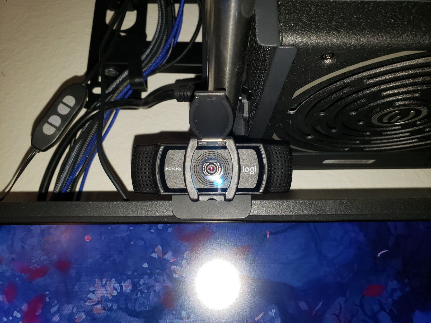 HUYUN The Webcam Privacy Shutter Protects Lens Cap Hood Cover Compatible for Logit HD Pro Webcam C920 & C930e & C922 & C922x Pro customer photo 1