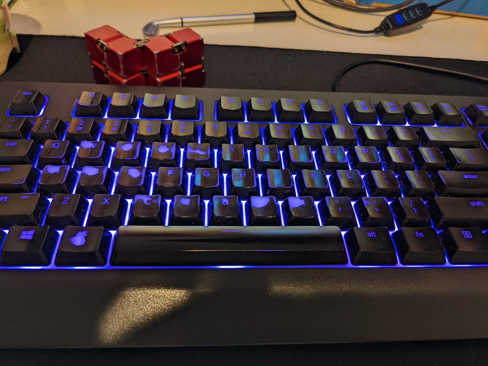 Razer Cynosa Chroma Gaming Keyboard: Individually Backlit RGB Keys - Spill-Resistant Design - Programmable Macro Functionality - Quiet & Cushioned customer photo 2