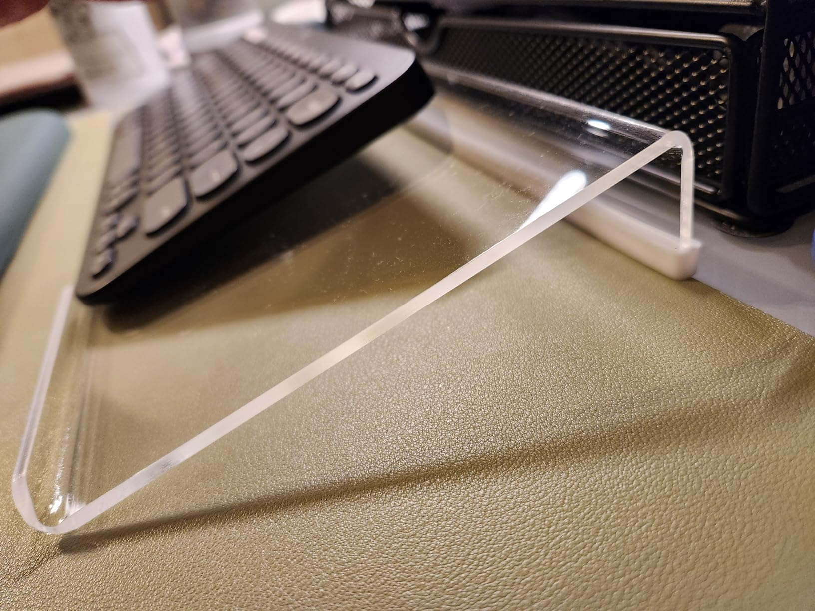 Richboom Clear Acrylic Tilted Computer Keyboard Holder for Easy Ergonomic Typing, Upgraded Version, Keyboard Stand with Silicone Anti-Slip Case for Office Desk, Home, School, Clear customer photo 2