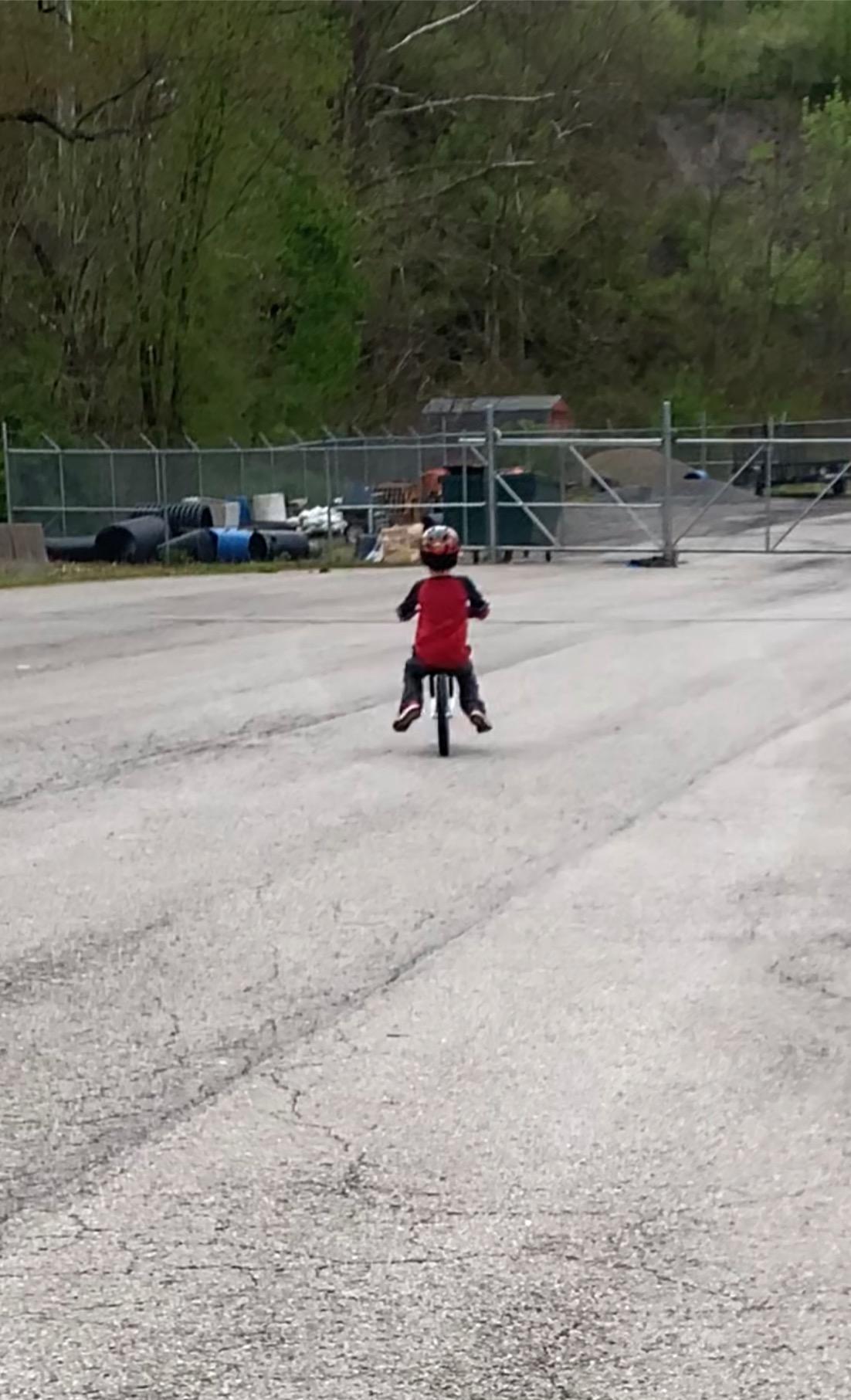 Balance Bike: for Big Kids Aged 4, 5, 6, 7, 8 and 9 Years Old - No Pedal Sport Training Bicycle | 16inch Wheel customer photo 1