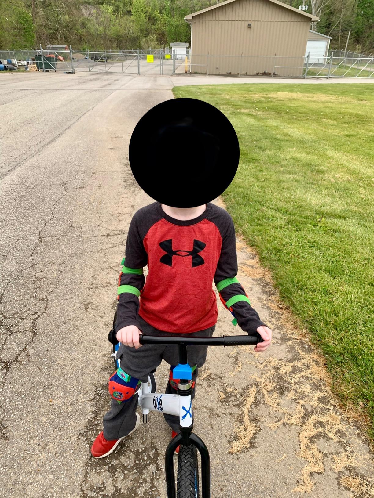 Balance Bike: for Big Kids Aged 4, 5, 6, 7, 8 and 9 Years Old - No Pedal Sport Training Bicycle | 16inch Wheel customer photo 2