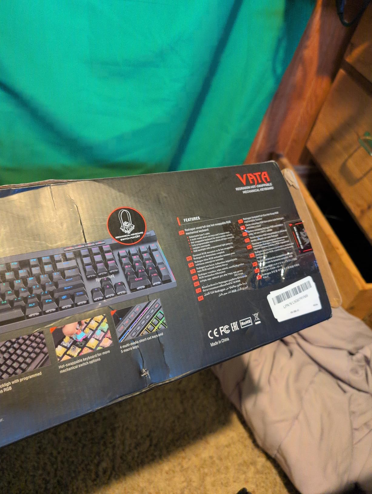 Redragon K580 VATA RGB LED Backlit Mechanical Gaming Keyboard with Macro Keys & Dedicated Media Controls, Hot-Swappable Socket, Onboard Macro Recording (Blue Switches) customer photo 2